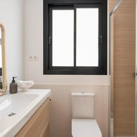 Malasana 13, Nuevo 2 Dormitorios, Centro Historico, Todos Servicios, Barrio Tranquilo, Ms Apartman *